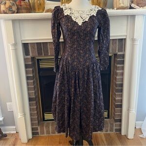 1980’s  Misty Lane Floral Paisley Lace Collar Cottagecore Long Sleeves Size 12